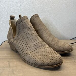 SM Taupe Perforated Ankle Boots Women's Size 7 Block Heel‎ Booties